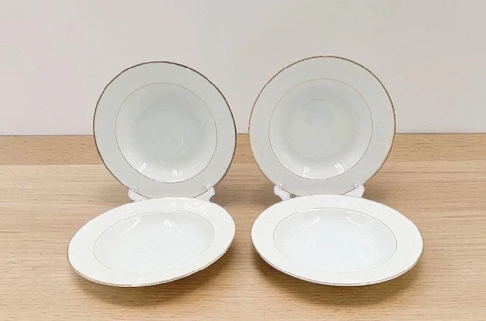 Four Crown Mayfair 381 Rim Soup Bowls Set of 4 Gold Trim Japan 8 1/2
